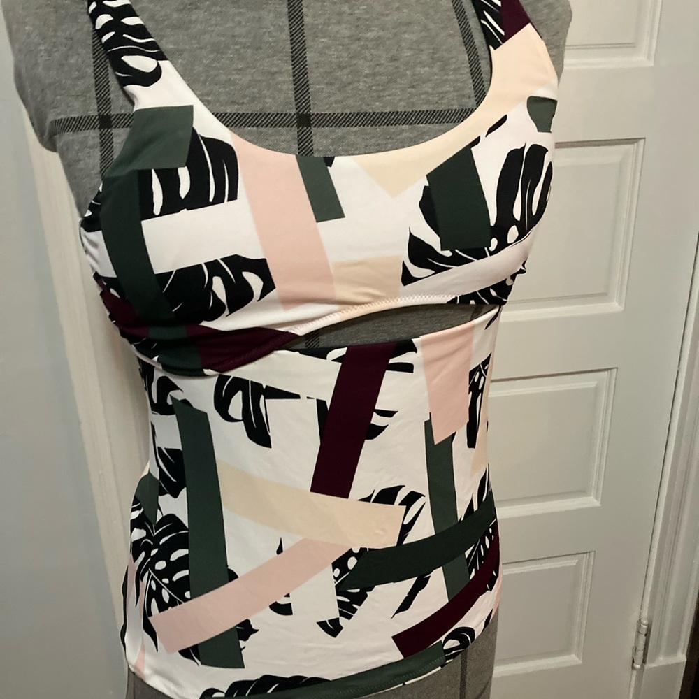 Athleta size medium yoga top